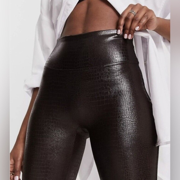 SPANX Sz M Crocodile Embossed Leggings Comfort Waist Ankle Length Dark Brown - Picture 3 of 11